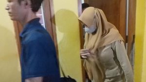 Tangis Suami Pecah, Saat Grebek Istrinya yang Oknum PNS Telanjang Bersama Pria Lain