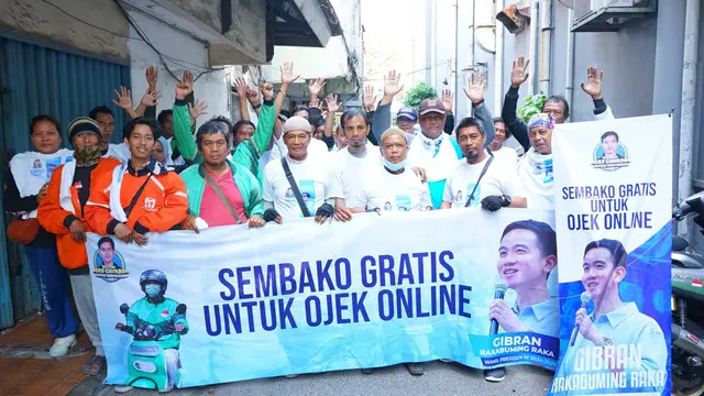 Relawan Mas Gibran Gelar Aksi Sosial Bantu Pengemudi Ojol