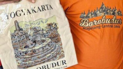 Viral Kaos Borobudur Bertuliskan Yogyakarta, Produsen: Kalau Ditulis Magelang Kurang Laku