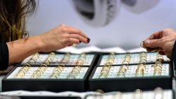 Harga Emas Perhiasan Tetap Stabil Minggu ini 6 April 2025: Apakah Waktunya Menunggu dan Lihat? Harga Emas Perhiasan Tetap Stabil Minggu ini 6 April 2025: Apakah Waktunya Menunggu dan Lihat?