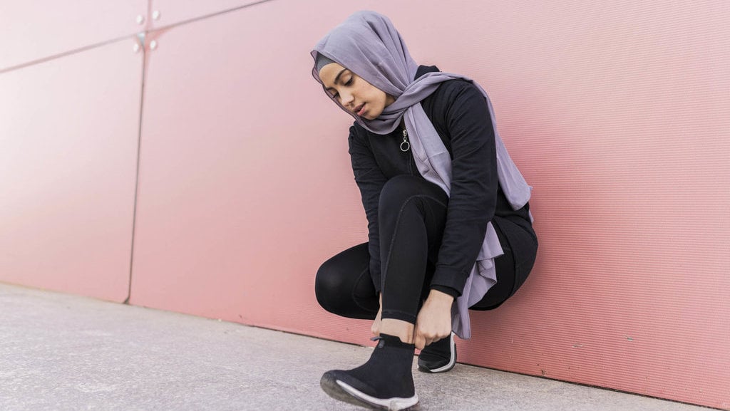 10 Pilihan Outfit Hijab untuk Jalan Sehat yang Gaya dan Stylish