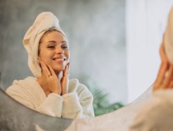 4 Bahan Perawatan Kulit Anti-Penuaan yang Mudah Ditemukan: Dari Sunscreen hingga Retinol 4 Bahan Perawatan Kulit Anti-Penuaan yang Mudah Ditemukan: Dari Sunscreen hingga Retinol