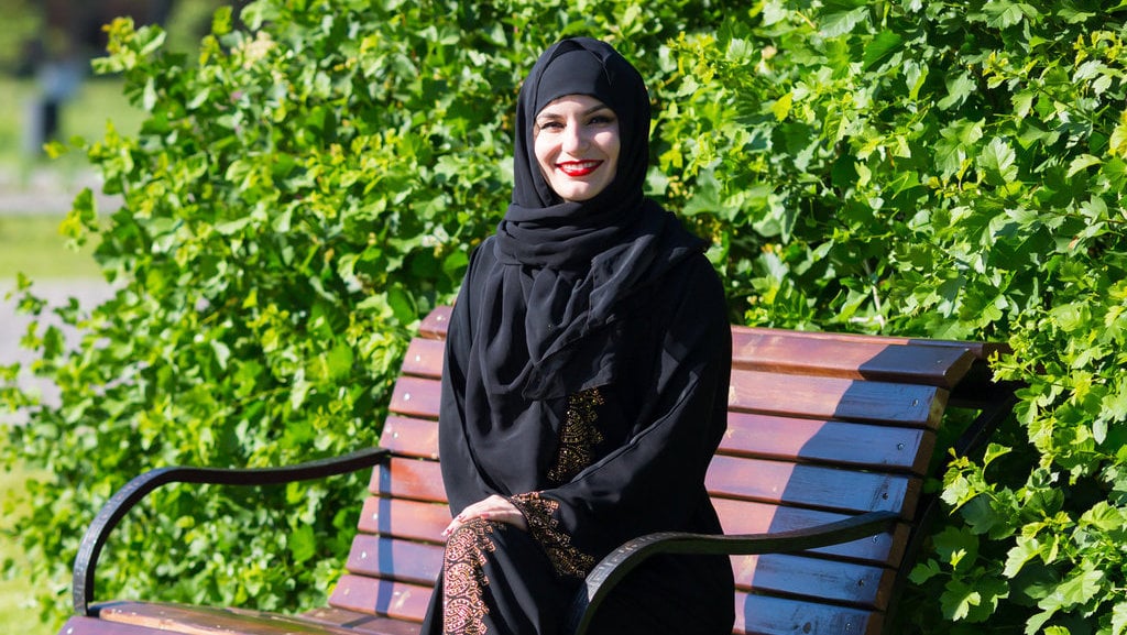 7 Inspirasi Ootd Arabian Style yang Elegan dan Memukau