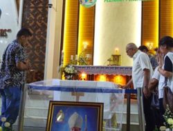 Uskup Emeritus Mgr Petrus Turang Wafat: Senator Paul Liyanto Sebutnya sebagai Bapak bagi Umat dari Berbagai Agama