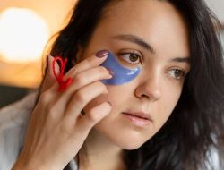 Mata Panda? Tenang Saja! Ini Dia Bahan Skincare yang Sudah Teruji Untuk Mengatasi Lingkaran Hitam Di Bawah Mata Mata Panda? Tenang Saja! Ini Dia Bahan Skincare yang Sudah Teruji Untuk Mengatasi Lingkaran Hitam Di Bawah Mata