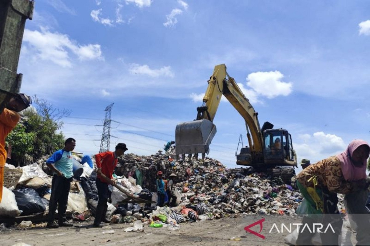 Mengapa Produksi Sampah di Sukoharjo Melonjak Selama Liburan Lebaran?