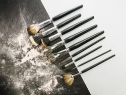 Cara Bersihkan Brush Makeup dengan Benar, Hindari Jerawatan