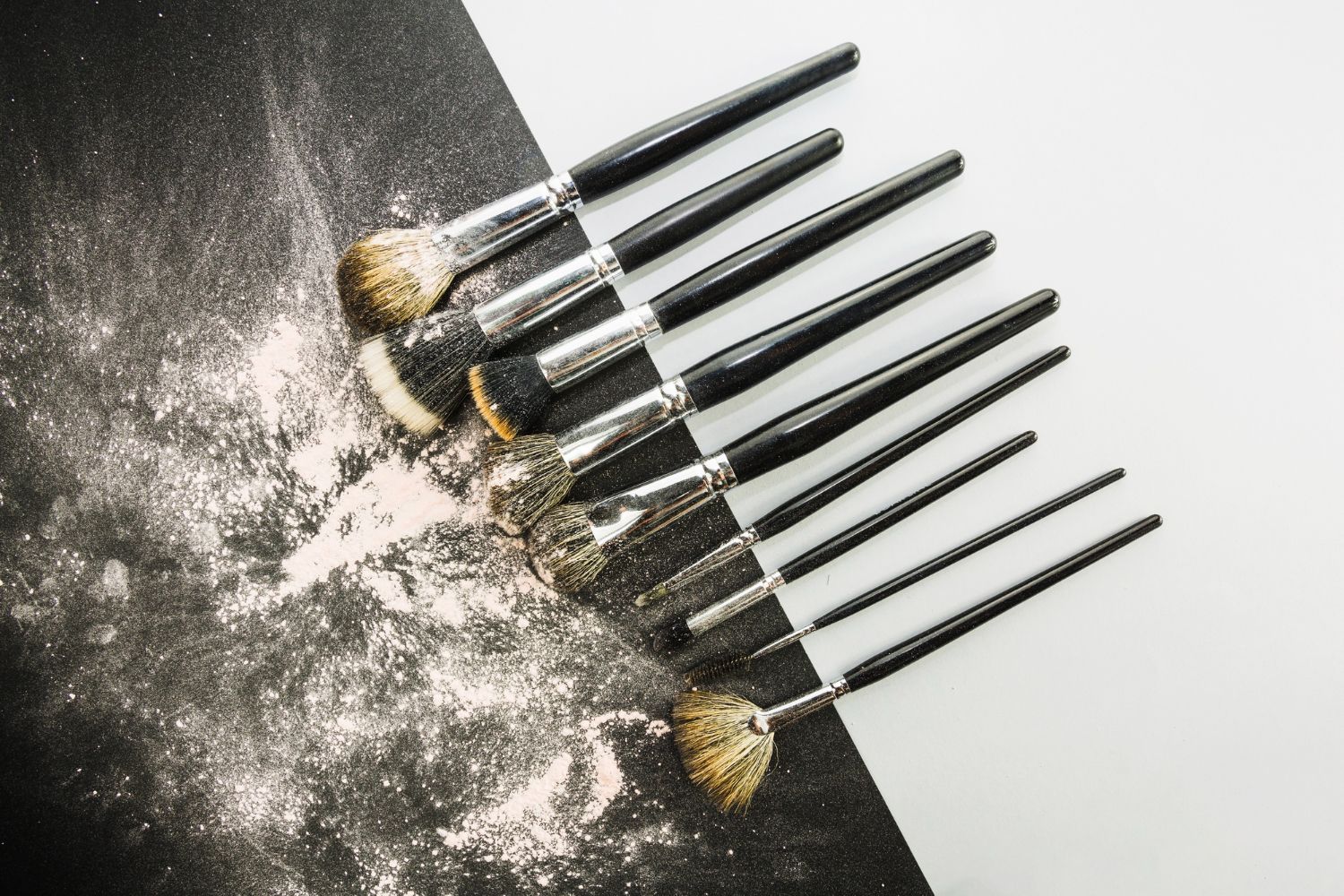 Cara Bersihkan Brush Makeup dengan Benar, Hindari Jerawatan