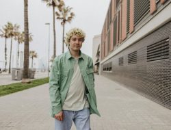 4 Tip Menyusun Kombinasi Outfit Warna Pastel bagi Pria yang Ingin Tampil Elegan