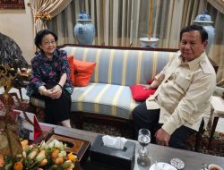 Prabowo-Megawati Bertemu 1,5 Jam di Lebaran: Apakah PDIP Akan Bergabung dengan Pemerintahan? Prabowo-Megawati Bertemu 1,5 Jam di Lebaran: Apakah PDIP Akan Bergabung dengan Pemerintahan?