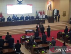 Kadernya Terjerat Skandal Suap, PDIP Luncurkan Usup Supriatna Sebagai Wakil Ketua DPRD Bekasi Kadernya Terjerat Skandal Suap, PDIP Luncurkan Usup Supriatna Sebagai Wakil Ketua DPRD Bekasi