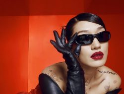 Saksikan 10 Tas Ikonis yang Dimiliki Peggy Gou Saksikan 10 Tas Ikonis yang Dimiliki Peggy Gou