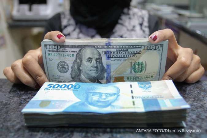 Rupiah Merosot Drastis ke Level Tertinggi dalam Sejarah: Rp 16.898 per Dolar AS (7/4)