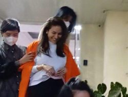 Nikita Mirzani Tetap Semangat di Penjara, Jennifer Ipel Dorong Dukungan, Penuhi Kebutuhannya Nikita Mirzani Tetap Semangat di Penjara, Jennifer Ipel Dorong Dukungan, Penuhi Kebutuhannya