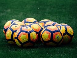 5 Pesepak Bola dengan Trofi Piala FA Terbanyak hingga Tahun 2025: Siapakah Mereka? 5 Pesepak Bola dengan Trofi Piala FA Terbanyak hingga Tahun 2025: Siapakah Mereka?