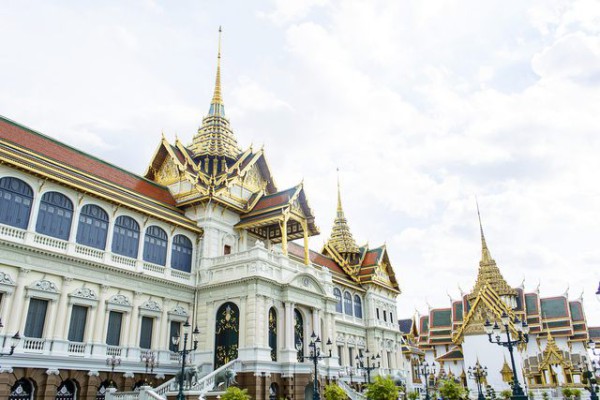 Istana Kerajaan Bangkok: Panduan Lengkap untuk Berkunjung dengan Hemat dan Cerdas