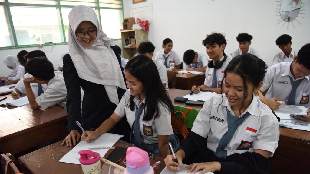 Sekolah Menjadi Gratis untuk Jenjang SMA, SMK, dan SKh di Banten