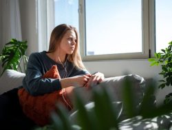 7 Kebiasaan yang Nyaman untuk Introvert, tapi Membosankan bagi Ekstrovert di Indonesia 7 Kebiasaan yang Nyaman untuk Introvert, tapi Membosankan bagi Ekstrovert di Indonesia