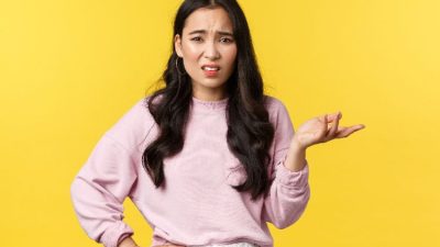 8 Kebiasaan yang Mencerminkan Kualitas Rendah pada Wanita tanpa Dia Ketahui
