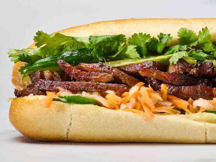 Sehari Menjelajahi Rasa Khas Vietnam Through Its Culinary Delights