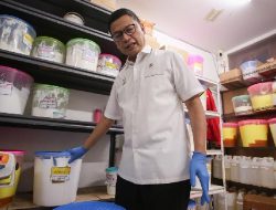 Kepala BPOM Ungkap: 94% Bahan Baku Obat masih di Impor Kepala BPOM Ungkap: 94% Bahan Baku Obat masih di Impor
