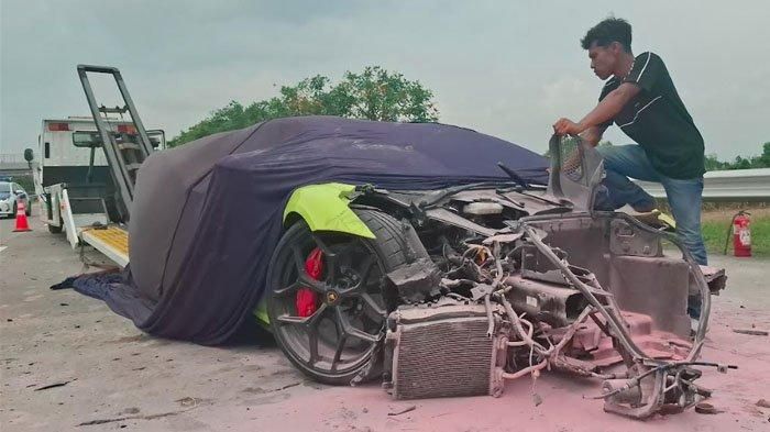 Awal Kerusuhan Lamborghini Revuelto Hancur di Tol Jombang: Melewati Batas Kecelakaan