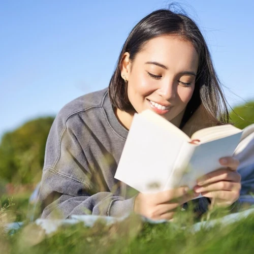 Menemukan Kebijaksanaan dalam Hidup “Pelan”: Memahami Mindful Living