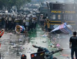 Alasan Polda Metro Jaya Membebaskan 13 Terdakwa Aksi Demo Hari Buruh Alasan Polda Metro Jaya Membebaskan 13 Terdakwa Aksi Demo Hari Buruh