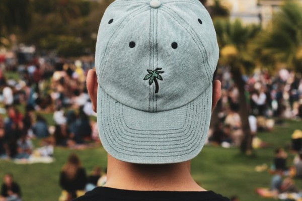 4 Rekomendasi Merek Topi Baseball: Gaya Sederhana dengan Tampilan Kekinian!