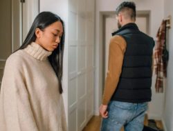 5 Alasan yang Membuat Perasaan Sakit Hati Anda Benar-Benar Berdasar, Bukan Sekadar Emosi! 5 Alasan yang Membuat Perasaan Sakit Hati Anda Benar-Benar Berdasar, Bukan Sekadar Emosi!