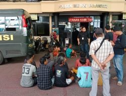 Operasi Bersih-Bersih Tamansari 2025: 14 Tukang Parkir Serampangan Ditangkap di Jakbar Operasi Bersih-Bersih Tamansari 2025: 14 Tukang Parkir Serampangan Ditangkap di Jakbar