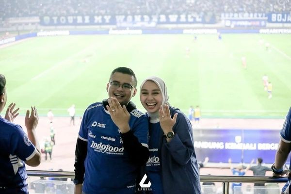 Gambaran Unik Calon Wabup Garut yang Dilamar di Stadion Persib oleh Anak Dedi Mulyadi