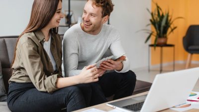 5 Zodiak yang Lebih Sukai di Tarik ke Kecerdasan Daripada Uang atau Penampilan