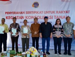 Menteri ATR Serahkan Ribuan Sertifikat Tanah Tutupan di Bantul, Wujud Nyata Keberpihakan Pemerintah Menteri ATR Serahkan Ribuan Sertifikat Tanah Tutupan di Bantul, Wujud Nyata Keberpihakan Pemerintah