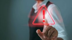 5 Perbedaan Antara Skema Ponzi dan Piramida: Hindari Tipuan Cuan Cepat!