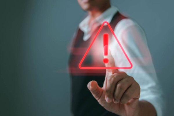 5 Perbedaan Antara Skema Ponzi dan Piramida: Hindari Tipuan Cuan Cepat!