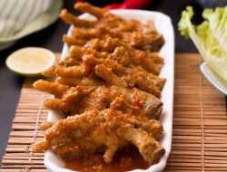 3 Tempat Makan Pedas di Surabaya yang Bakal Menggoyang Lidah Anda 3 Tempat Makan Pedas di Surabaya yang Bakal Menggoyang Lidah Anda