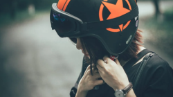 Akibat Menggunakan Helm yang Terlalu Besar: Proteksi Kepala Kurang Optimal