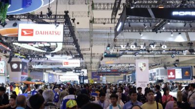 Penjualan Mobil di Indonesia Merosot Drastis, Capai Titik Terendah Tahun Ini