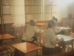 5 Puisi Perpisahan SMP yang Akan Mengharukan Hati Anda 5 Puisi Perpisahan SMP yang Akan Mengharukan Hati Anda