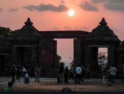 10 Tempat Wisata Terbaik di Kabupaten Sleman Yang Wajib Dikunjungi 10 Tempat Wisata Terbaik di Kabupaten Sleman Yang Wajib Dikunjungi
