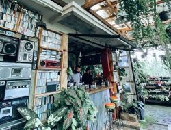 Cafe Unik di Batu Ini Punya Konsep Out of the Box, Cocok Buat Kamu yang Anti-Mainstream! Cafe Unik di Batu Ini Punya Konsep Out of the Box, Cocok Buat Kamu yang Anti-Mainstream!