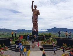 Patung Jokowi di Tanah Karo Berbiaya Rp 2,5 Miliar: Misteri Di Balik Sumber Dana Bobby Nasution Patung Jokowi di Tanah Karo Berbiaya Rp 2,5 Miliar: Misteri Di Balik Sumber Dana Bobby Nasution