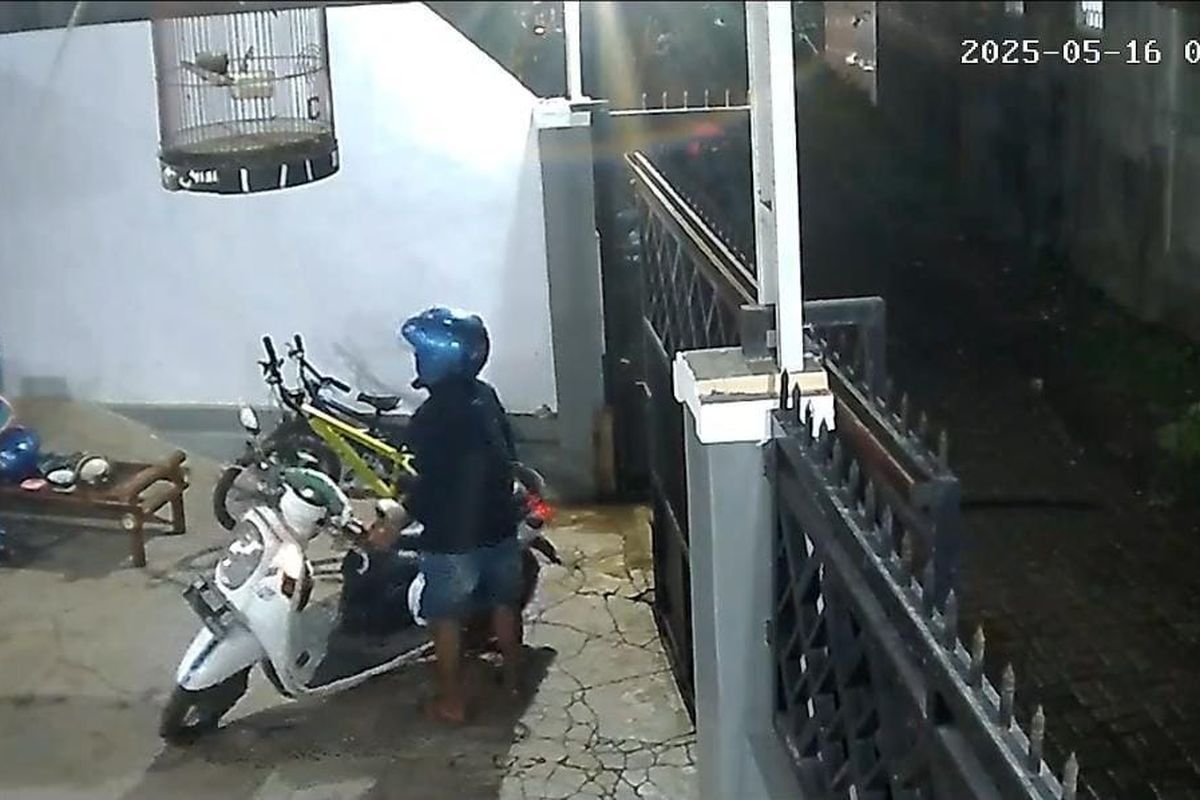 Uji Nyali: Scoopy Abdi Negara Direbut Maling, Helmet Dinas Hilang Pula