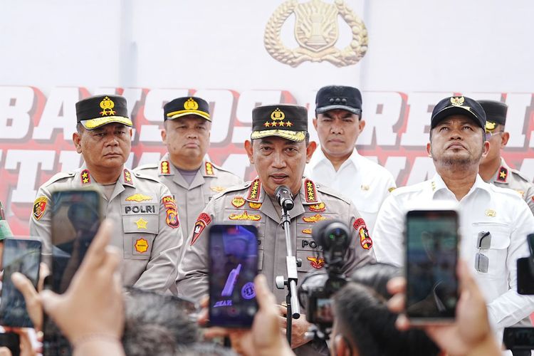 Kapolri Sigit Berikan Sembako dan Sumur Bor di Samarinda, Dorong Ekonomi Lokal dan Kerja Sama
