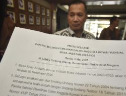 Tim Hukum Prabowo-Gibran dan Politikus Gerindra Tunjukkan Kualifikasi Sebagai Anggota Panitia Pemilihan Anggota KY Tim Hukum Prabowo-Gibran dan Politikus Gerindra Tunjukkan Kualifikasi Sebagai Anggota Panitia Pemilihan Anggota KY