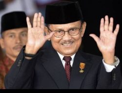 Kilas Balik Mei 1998: Dari Tangan Habibie, Rupiah Kembali Kuat dan Politik Semakin Terbuka Kilas Balik Mei 1998: Dari Tangan Habibie, Rupiah Kembali Kuat dan Politik Semakin Terbuka