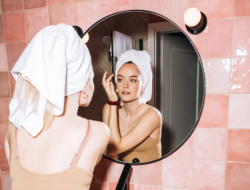 7 Tips Penting untuk Mencegah Skincare Berkerumun di Wajah, Harus Diketahui! 7 Tips Penting untuk Mencegah Skincare Berkerumun di Wajah, Harus Diketahui!