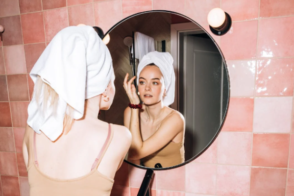 7 Tips Penting untuk Mencegah Skincare Berkerumun di Wajah, Harus Diketahui!