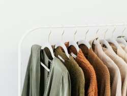 Gaya Hidup Praktis: Cara Cerdas Mengatur Capsule Wardrobe untuk Hidup Lebih Sederhana dan Efektif Gaya Hidup Praktis: Cara Cerdas Mengatur Capsule Wardrobe untuk Hidup Lebih Sederhana dan Efektif